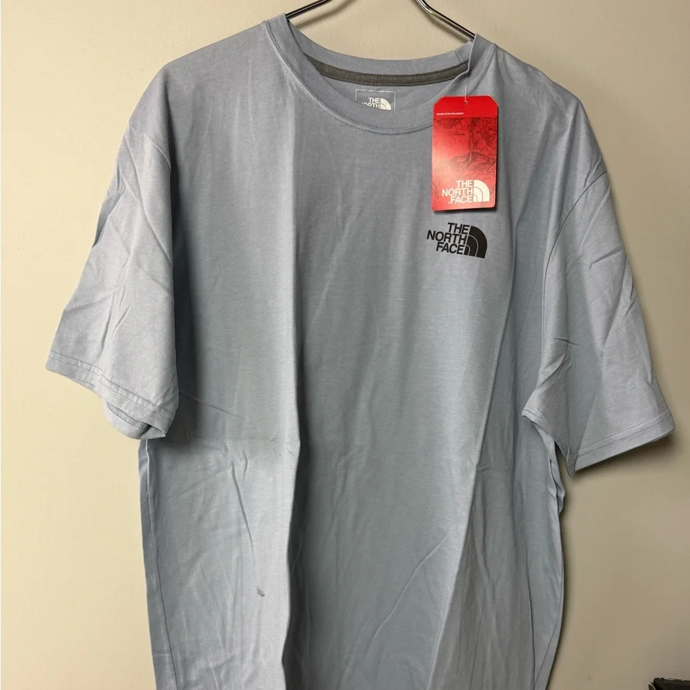 The North Face Standard Fit T-Shirt Bundle of 2 New NWT Graphic Tees - Picture 5 of 10
